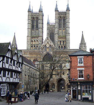 While Lincoln Cathedral’s spire fell in 1647, the rest of the building still stands. John Ruskin called it “the most precious piece of architecture in the British Isles.” (Photo: Public domain)